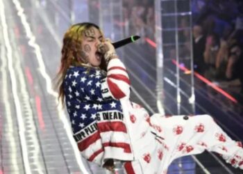 Tekashi 69 presume que fue Anuel AA el responsable de su expulsión de Puerto Rico