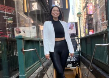 Viajando por el mundo con una sola maleta de mano? La influencer Luciane Vaz da consejos para viajar ligero