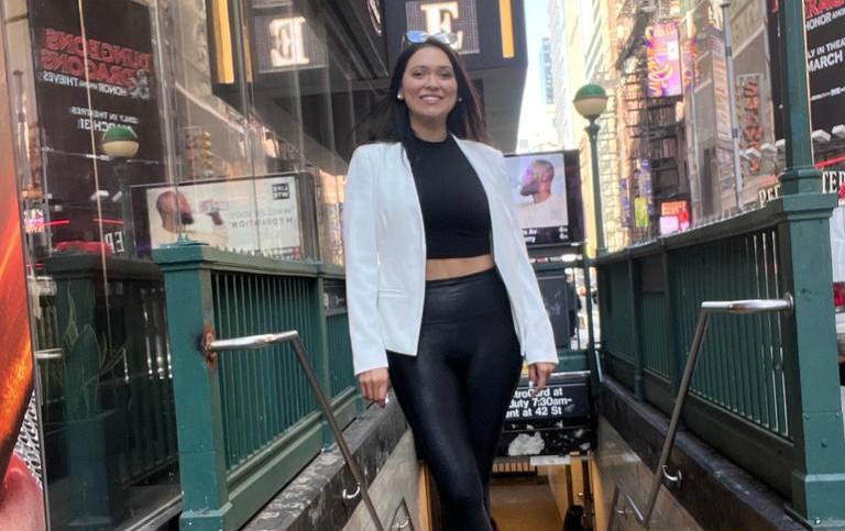 Viajando por el mundo con una sola maleta de mano? La influencer Luciane Vaz da consejos para viajar ligero