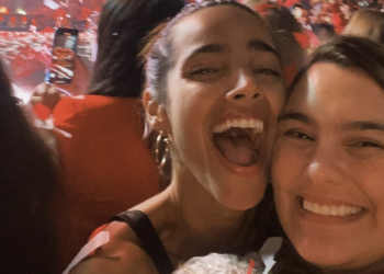 La eterna Isa TKM, actriz Maria Gabriela de Faria en el concierto de RBD en Miami