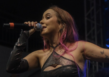 La cantante brasileña Duda Ruas estrena su primer sencillo original, «Sintonia»