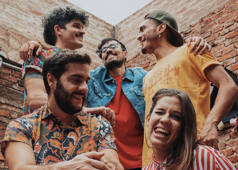Estalló el verano con “Tatuaje”, la nueva canción de la banda Mango Dub