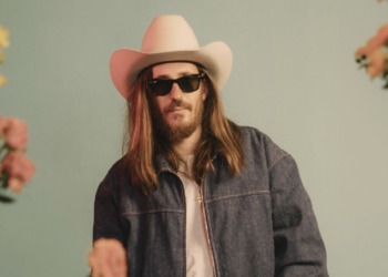 Carlos Sadness presenta «Realismo Mágico», su nuevo y quinto álbum