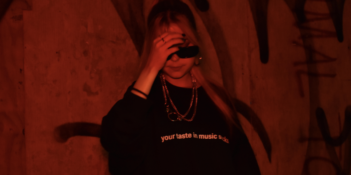 Azu lanza su nuevo sencillo «No Es Real»