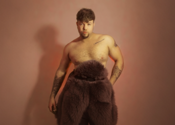 Izack Under transforma sueños de infancia en música en el nuevo álbum “To the Unknown”