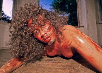 Brasileño Cayo Real resignifica el dolor en el resiliente y poderoso single “Com a Lírica”