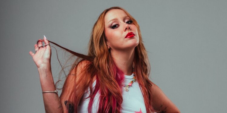 Brasileña Duda Ruas lanza su nuevo sencillo “Legal Demais Pra Você”