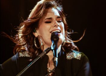 Brasileña Daniela Firme lanza su nuevo sencillo «A Vida É Agora»