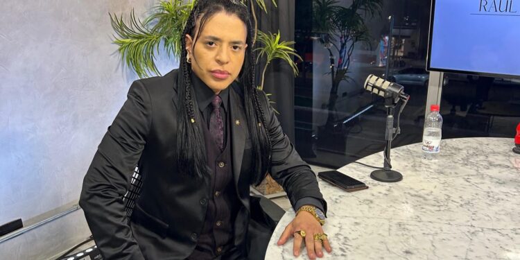 ¿Quién es Mestre Sollarys, líder espiritual y creador de LUCIFERAX?